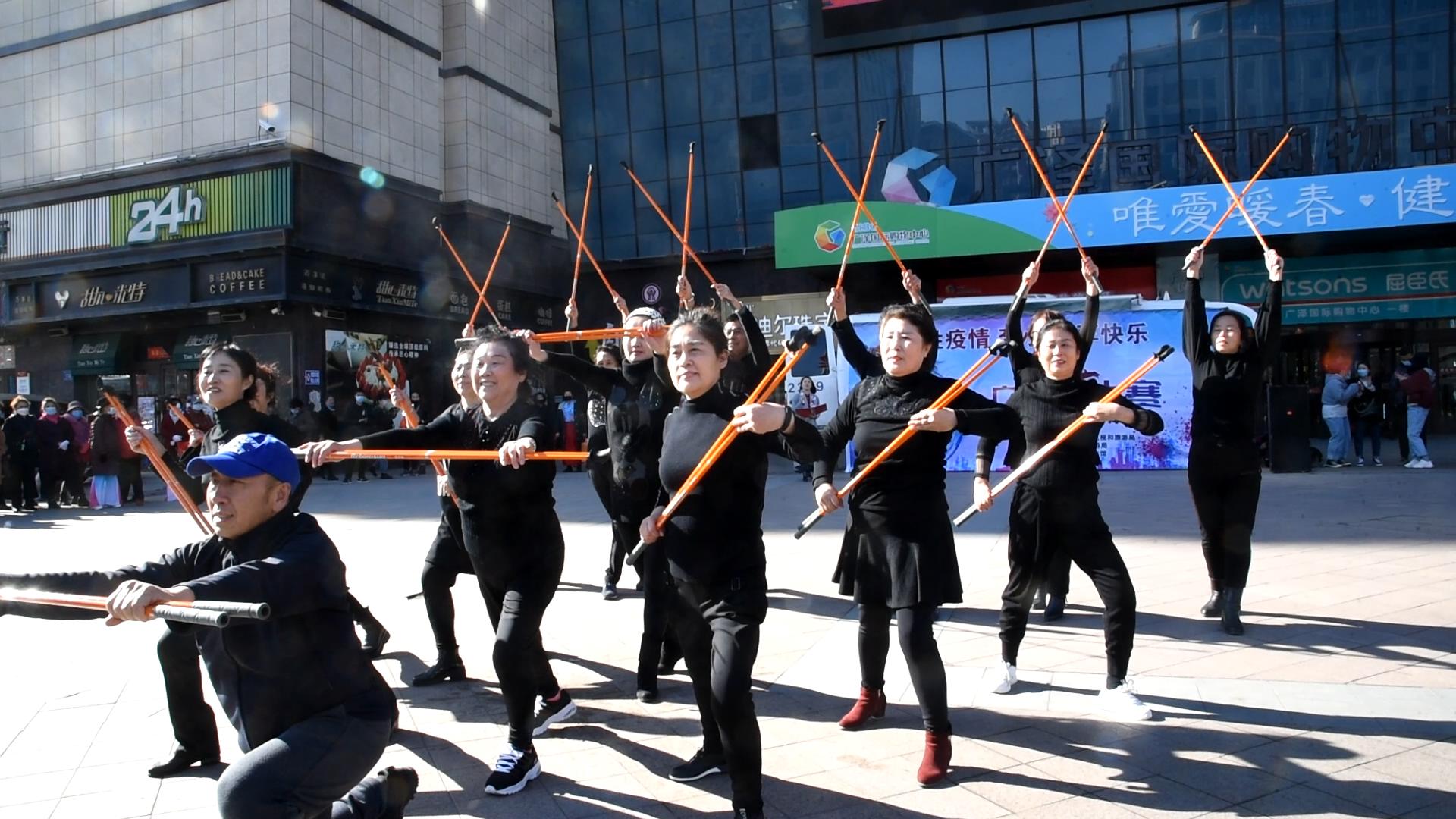 市老年体育协会建行天大艺术团_20200329210556